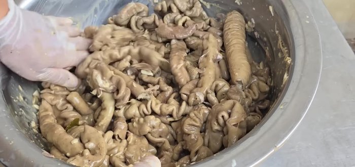 Marinate the intestines for 2-3 hours.