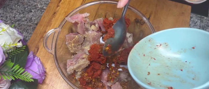 Blend the ingredients: Combine fish, red curry paste, eggs, water, coconut palm powder, and fish sauce in a blender until smooth. (32.599)