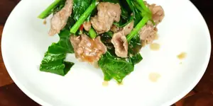 Stir-Fried Chinese Kale with Pork: A Simple & Delicious Recipe