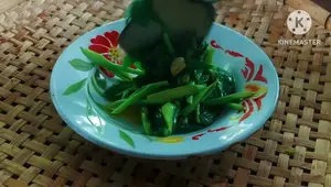 Stir-fried Chinese Kale with Oyster Sauce: Easy Thai Recipe