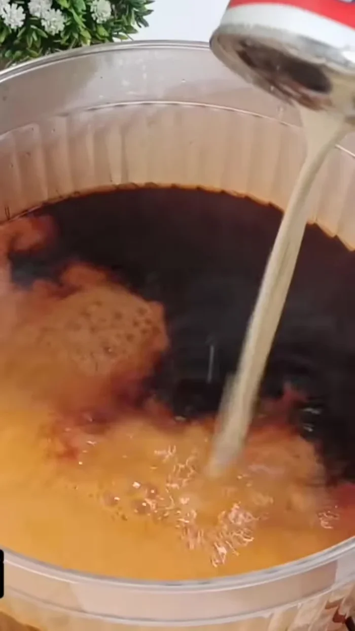 Add one can of evaporated milk and 200 grams of sweetened condensed milk.