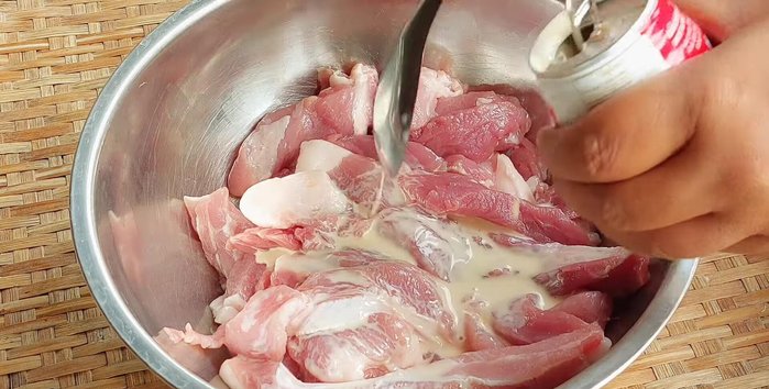 In a bowl, combine condensed milk, vegetable oil, salt, MSG, sugar, seasoning powder, green cap sauce, and light soy sauce.