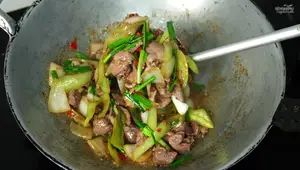 Delicious Stir-fried Chicken Giblets with Bell Peppers - No Fishy Smell!