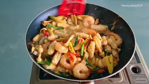 Dry Fried Tom Yum: Spicy Thai Recipe (Easy & Delicious)