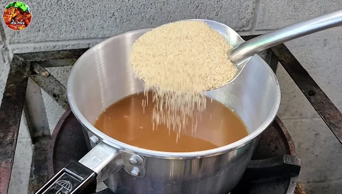 Prepare the dipping sauce: Combine tamarind juice, granulated sugar, palm sugar, and salt. Boil until slightly sticky.