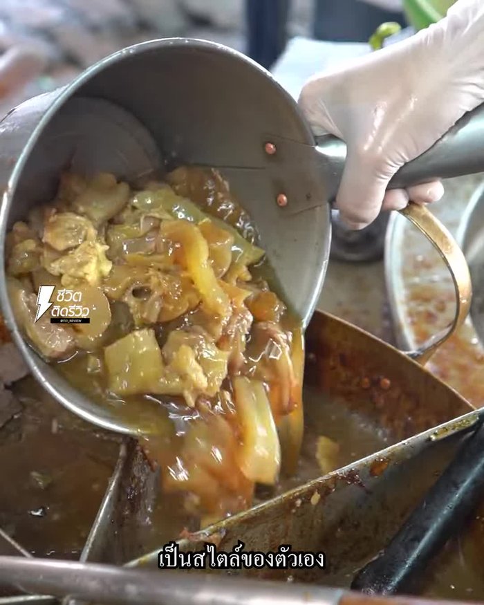 Add the boiled noodles to the broth with the meat.