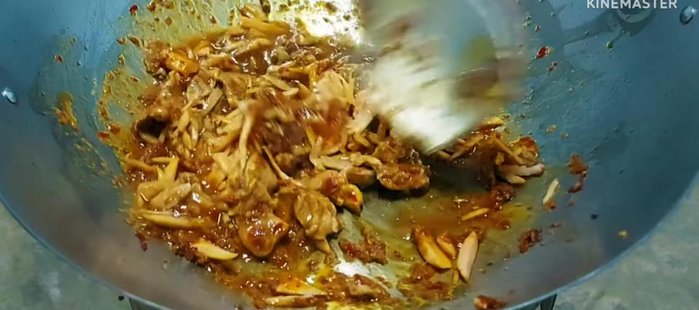 Stir-fry the jackfruit until cooked. Don't overcook, as it may become sour.