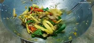 Fragrant Stir-fried Pork with Baby Corn & Herbs