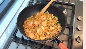 Authentic Thai Fried Rice with Shrimp Paste: Easy Recipe