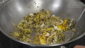 Grandma's Pickled Cabbage Stir-fry with Eggs: Authentic Thai Recipe