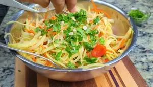 Vegan Thai Green Papaya Salad (Som Tum): A Zesty Recipe