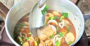 Spicy Straw Mushroom Laab Soup: A Flavorful Thai Recipe