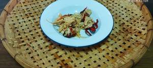 Stir-fried Pork with Dried Chili: Easy Thai Recipe