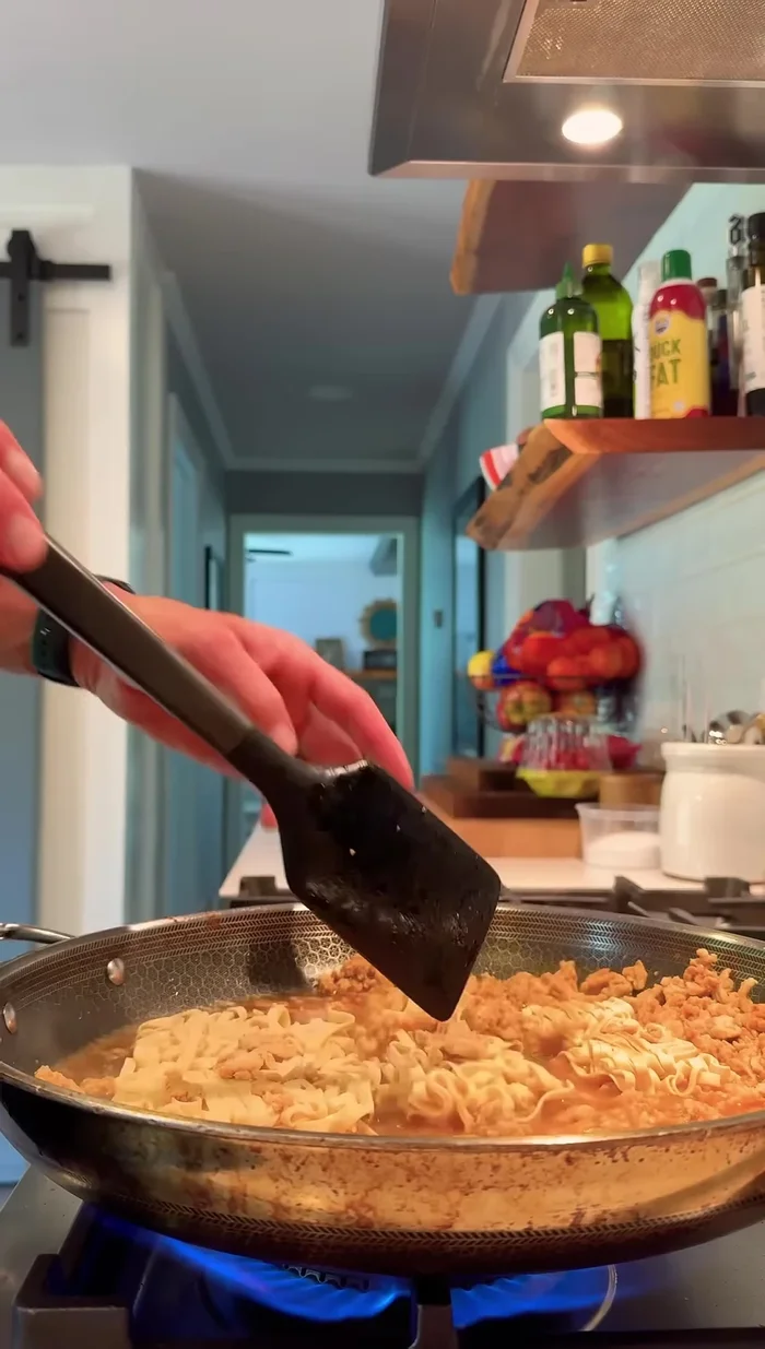 Flip the noodles and let them continue cooking for about 4-5 minutes.