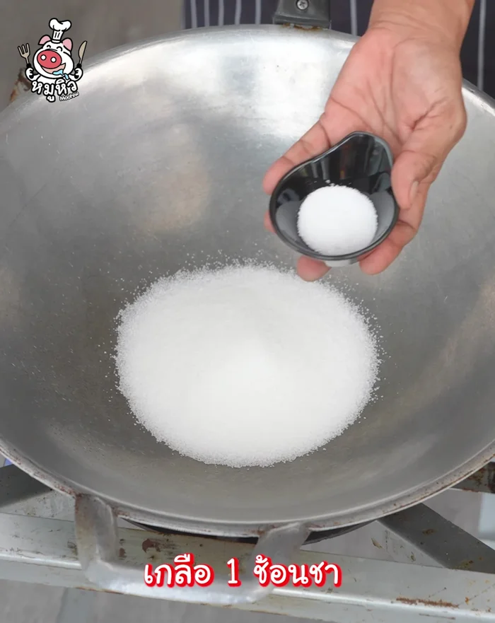 Prepare the sauce: mix sugar, salt, oranges, and ginger. Cook until melted.