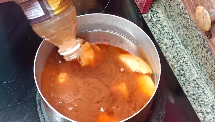 Bring the mixture to a boil until the sugar melts.