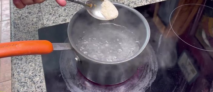 Put water in a pot and heat it over medium heat.