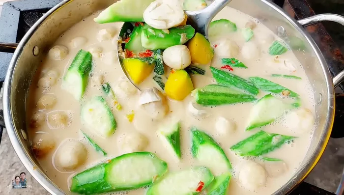 Add other vegetables as desired.