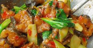 Crispy Catfish with Stir-fried Kale: A Delicious Thai Recipe