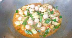 Jungle Curry with Pork Meatballs & Eggplant: A Delicious Thai Recipe