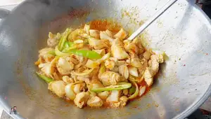 Soft & Flavorful Chili Paste Chicken Stir-Fry