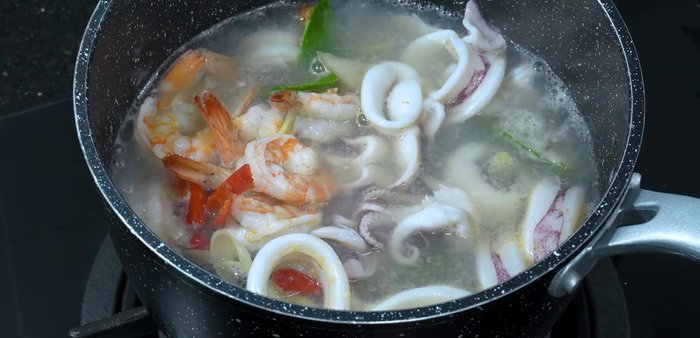 Add seasoning powder.
