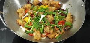 Crispy Cashew Chicken Stir-Fry with Congee: Easy Recipe