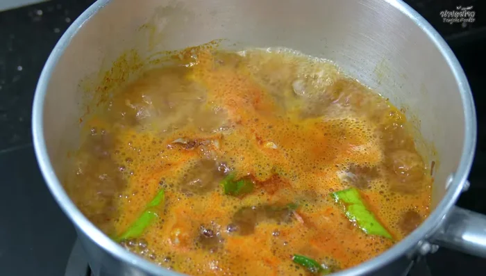 Bring to a boil, then add galangal.