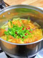 Spicy Tom Leng Soup with Fried Egg: A Delicious Thai Recipe