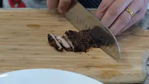 Thai Pork Salad Recipe: Quick & Easy Deliciousness