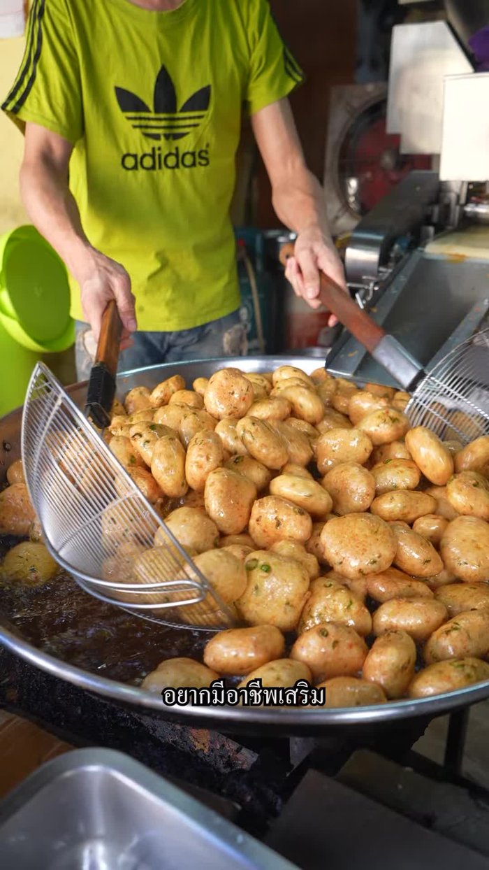 Heat oil in a frying pan to a medium-high temperature.